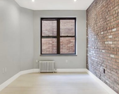 Stanton Street - Photo Thumbnail 4