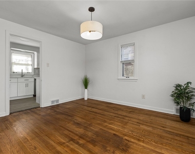 255 Gilkeson Rd - Photo Thumbnail 9