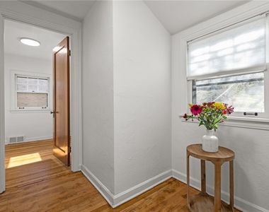 255 Gilkeson Rd - Photo Thumbnail 14