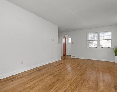 255 Gilkeson Rd - Photo Thumbnail 6