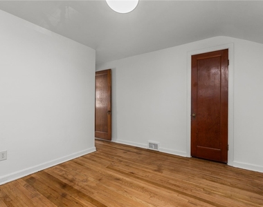 255 Gilkeson Rd - Photo Thumbnail 17