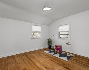 255 Gilkeson Rd - Photo Thumbnail 18