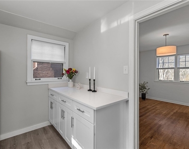 255 Gilkeson Rd - Photo Thumbnail 12