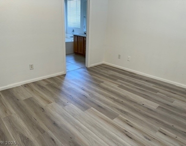 10964 Harvest Hill Lane - Photo Thumbnail 6