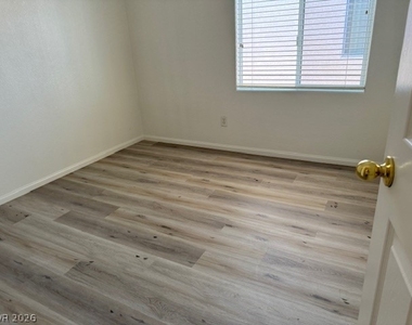 10964 Harvest Hill Lane - Photo Thumbnail 13