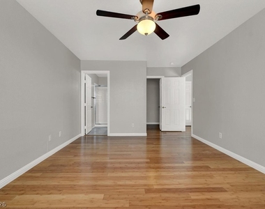 10148 Tree Bark Street - Photo Thumbnail 26
