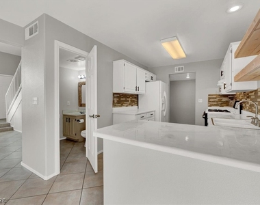 10148 Tree Bark Street - Photo Thumbnail 11