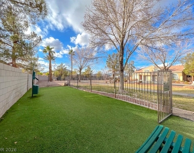 10148 Tree Bark Street - Photo Thumbnail 32