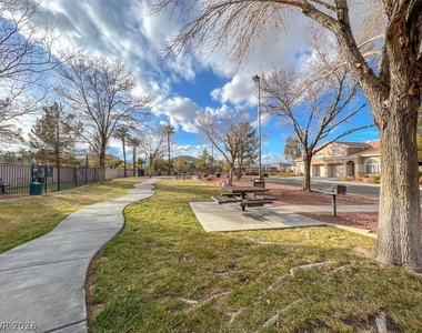 10148 Tree Bark Street - Photo Thumbnail 31