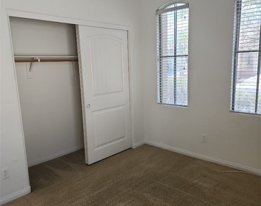 2109 Pipeline Beach Court - Photo Thumbnail 7