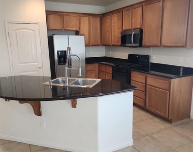2109 Pipeline Beach Court - Photo Thumbnail 3