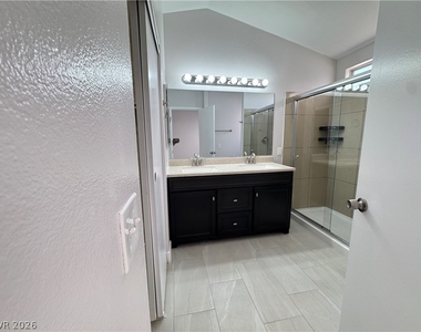 9180 Sparklewood Court - Photo Thumbnail 9
