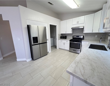 9180 Sparklewood Court - Photo Thumbnail 2