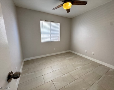9180 Sparklewood Court - Photo Thumbnail 11