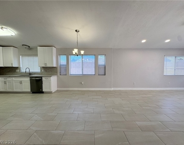 9180 Sparklewood Court - Photo Thumbnail 4