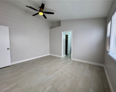 9180 Sparklewood Court - Photo Thumbnail 8