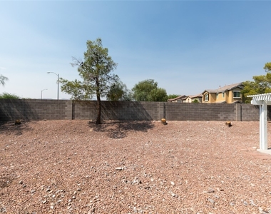 7201 Tame Place - Photo Thumbnail 13