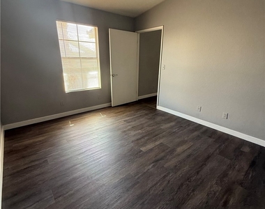 1830 N Pecos Road - Photo Thumbnail 4