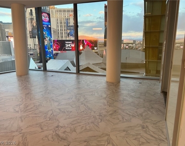 3726 Las Vegas Boulevard - Photo Thumbnail 17