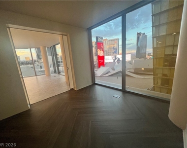 3726 Las Vegas Boulevard - Photo Thumbnail 25