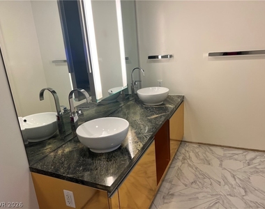 3726 Las Vegas Boulevard - Photo Thumbnail 30
