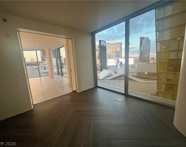 3726 Las Vegas Boulevard - Photo Thumbnail 24