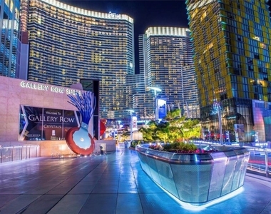 3726 Las Vegas Boulevard - Photo Thumbnail 2