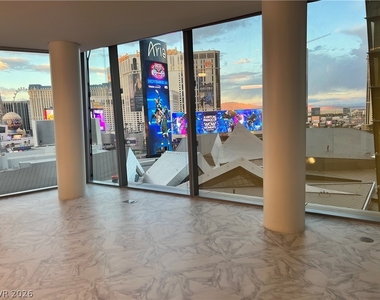3726 Las Vegas Boulevard - Photo Thumbnail 18