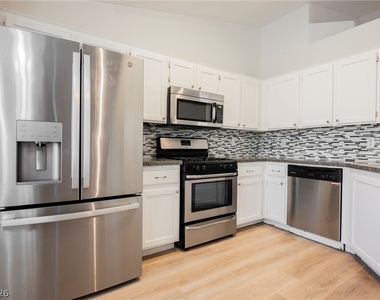 802 Airy Hill Street - Photo Thumbnail 12