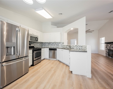 802 Airy Hill Street - Photo Thumbnail 9