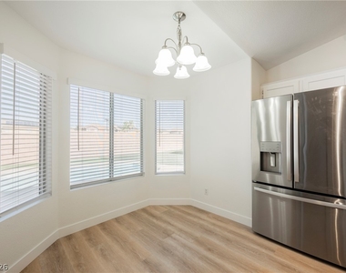 802 Airy Hill Street - Photo Thumbnail 8