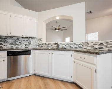 802 Airy Hill Street - Photo Thumbnail 18