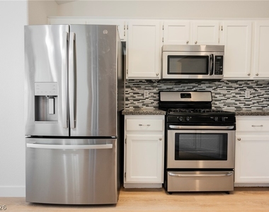 802 Airy Hill Street - Photo Thumbnail 14