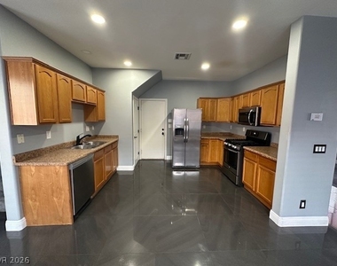 7209 Rolling Shore Court - Photo Thumbnail 5