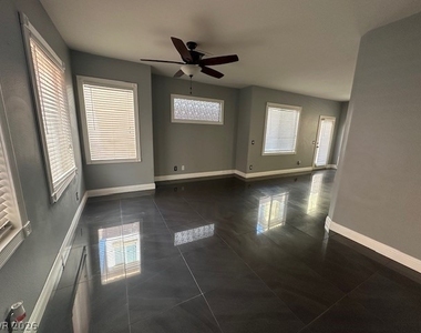 7209 Rolling Shore Court - Photo Thumbnail 2