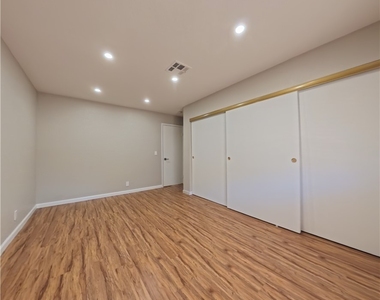 2717 Otter Creek Court - Photo Thumbnail 23