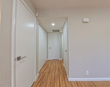 2717 Otter Creek Court - Photo Thumbnail 13