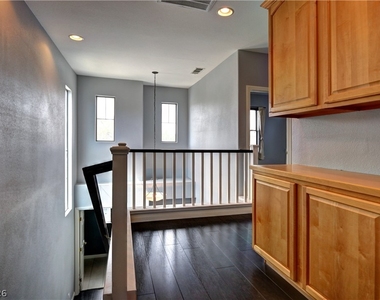 10471 Foggy Glen Avenue - Photo Thumbnail 10
