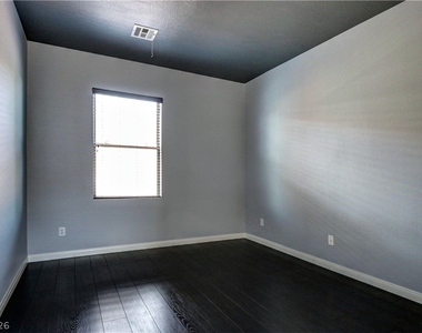 10471 Foggy Glen Avenue - Photo Thumbnail 4