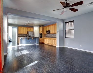 10471 Foggy Glen Avenue - Photo Thumbnail 7
