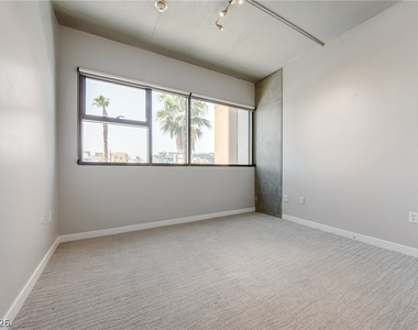 353 E Bonneville Avenue - Photo Thumbnail 12
