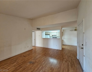 1150 N Buffalo Drive - Photo Thumbnail 10