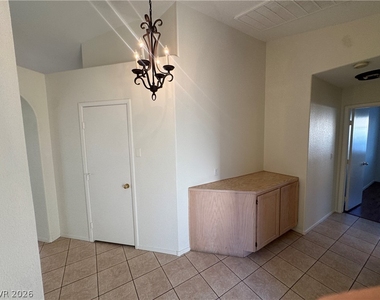 3932 Marble Mountain Street - Photo Thumbnail 4