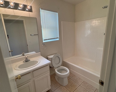 3932 Marble Mountain Street - Photo Thumbnail 7