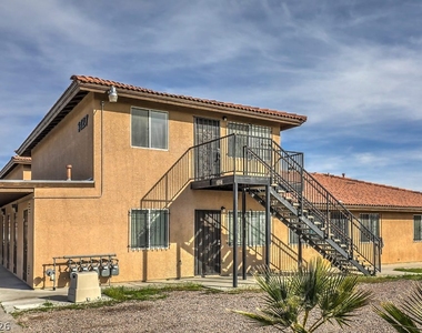 3127 N Walnut Road - Photo Thumbnail 1