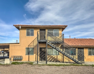 3127 N Walnut Road - Photo Thumbnail 3