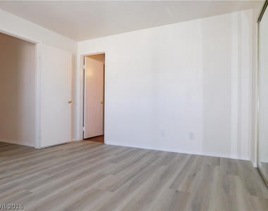 5221 Lindell Road - Photo Thumbnail 11