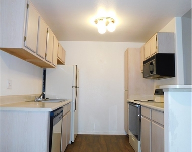 5221 Lindell Road - Photo Thumbnail 16