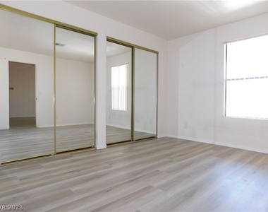 5221 Lindell Road - Photo Thumbnail 10
