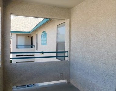 5221 Lindell Road - Photo Thumbnail 5